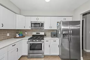 7170 S 35th St, Franklin, WI 53132 - Photo 9