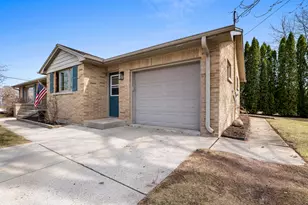 123 N 12th St, Oostburg, WI 53070 - Photo 35