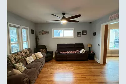 924 N 8th St, Manitowoc, WI 54220 - Photo 13