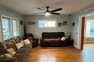 924 N 8th St, Manitowoc, WI 54220 - Photo 13