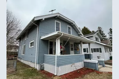 924 N 8th St, Manitowoc, WI 54220 - Photo 1