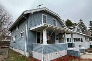 924 N 8th St, Manitowoc, WI 54220 - Photo 1