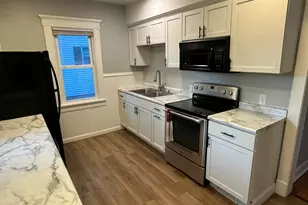 924 N 8th St, Manitowoc, WI 54220 - Photo 7