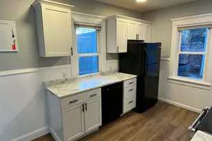 924 N 8th St, Manitowoc, WI 54220 - Photo 9