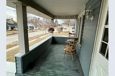 924 N 8th St, Manitowoc, WI 54220 - Photo 5