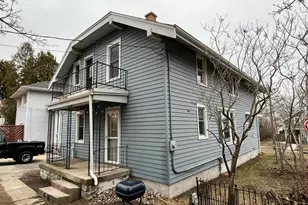 924 N 8th St, Manitowoc, WI 54220 - Photo 3