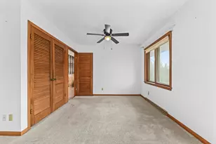 N60W15671 Hawthorne Dr, Menomonee Falls, WI 53051 - Photo 9