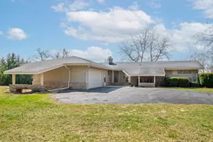 N60W15671 Hawthorne Dr, Menomonee Falls, WI 53051 - Photo 27