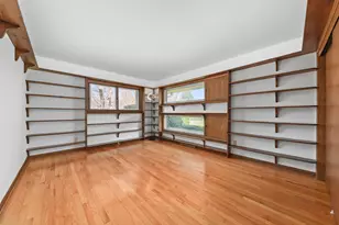 N60W15671 Hawthorne Dr, Menomonee Falls, WI 53051 - Photo 17