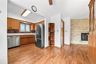 N60W15671 Hawthorne Dr, Menomonee Falls, WI 53051 - Photo 3