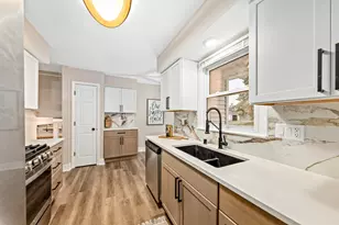 N85W12940 Renee Dr, Menomonee Falls, WI 53051 - Photo 9