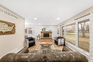 N85W12940 Renee Dr, Menomonee Falls, WI 53051 - Photo 5