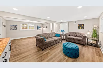 N85W12940  Renee Dr, Menomonee Falls, WI 53051 - Photo 25