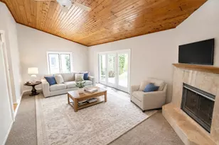 W179N9765 Riversbend Circle, Germantown, WI 53022 - Photo 3