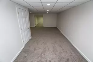 W179N9765 Riversbend Circle, Germantown, WI 53022 - Photo 15