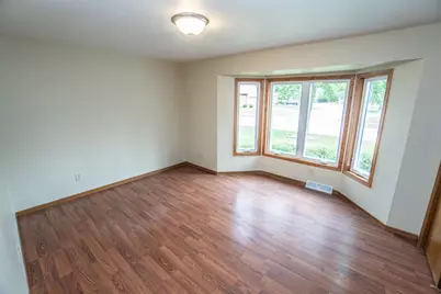 W179N9765  Riversbend Cir, Germantown, WI 53022 - Photo 11