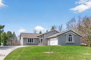 539 Beechwood Dr, Cedarburg, WI 53012 - Photo 27