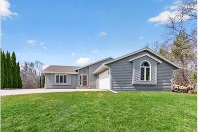 539  Beechwood Dr, Cedarburg, WI 53012 - Photo 1