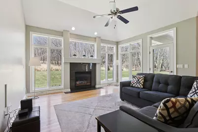 1520  Pamme Ct, West Bend, WI 53090 - Photo 9