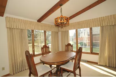 3822 S Oakbrook Dr, Greenfield, WI 53228 - Photo 9