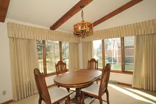 3822 S Oakbrook Dr, Greenfield, WI 53228 - Photo 9