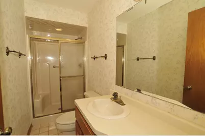 3822 S Oakbrook Dr, Greenfield, WI 53228 - Photo 19