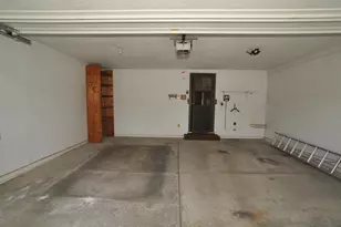 3822 S Oakbrook Dr, Greenfield, WI 53228 - Photo 23