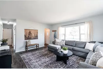 5439 S Egofske Rd, New Berlin, WI 53146 - Photo 5