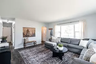 5439 S Egofske Rd, New Berlin, WI 53146 - Photo 5