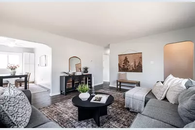 5439 S Egofske Rd, New Berlin, WI 53146 - Photo 9