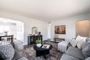 5439 S Egofske Rd, New Berlin, WI 53146 - Photo 9