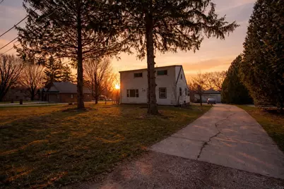 5439 S Egofske Rd, New Berlin, WI 53146 - Photo 1