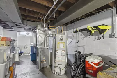 6711 W Howard Ave, Milwaukee, WI 53220 - Photo 35