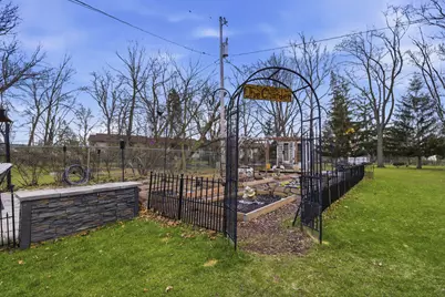 6711 W Howard Ave, Milwaukee, WI 53220 - Photo 39