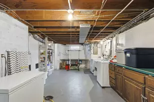 6711 W Howard Ave, Milwaukee, WI 53220 - Photo 33