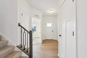 W149N11973 Red Holly Dr, Germantown, WI 53022 - Photo 5