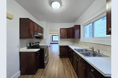 5207 S Lake Dr, Cudahy, WI 53110 - Photo 3