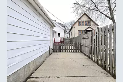 5207 S Lake Dr, Cudahy, WI 53110 - Photo 39