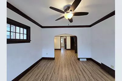 5207 S Lake Dr, Cudahy, WI 53110 - Photo 13