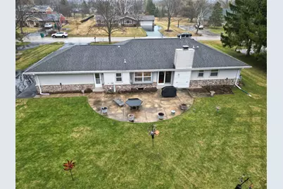 12437 N Emily Ln, Mequon, WI 53092 - Photo 9