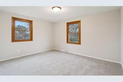 9936 N Concord Dr, Mequon, WI 53097 - Photo 33