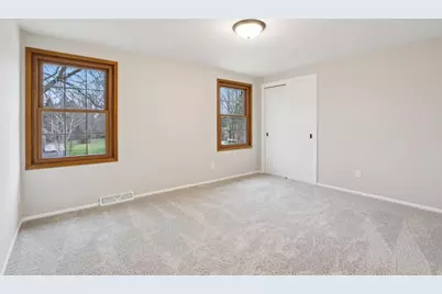 9936 N Concord Dr, Mequon, WI 53097 - Photo 37
