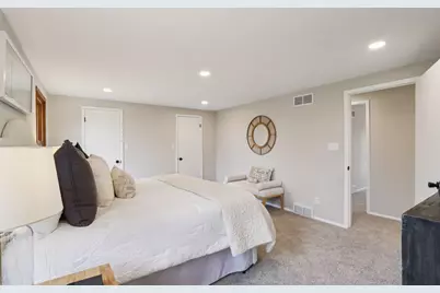 9936 N Concord Dr, Mequon, WI 53097 - Photo 31