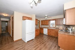 4738 S 26th St, Milwaukee, WI 53221 - Photo 9