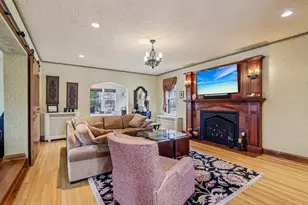 1618 Mountain Ave, Wauwatosa, WI 53213 - Photo 9