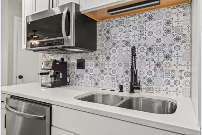 8126 W Glen Ave, Milwaukee, WI 53218 - Photo 13