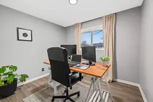 8126 W Glen Ave, Milwaukee, WI 53218 - Photo 15