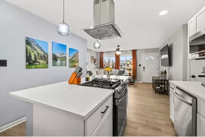 8126 W Glen Ave, Milwaukee, WI 53218 - Photo 11