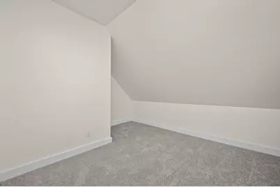 2873 N Dr William Finlayson St, Milwaukee, WI 53212 - Photo 13