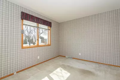 118  Harrogate Dr, Waukesha, WI 53188 - Photo 7